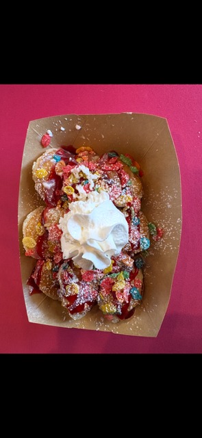 Bedrock Bliss mini pancakes with Fruity Pebbles and raspberry